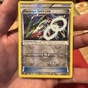 Pokémon TCG - Rayquaza Spirit Link 87/108 - Reverse Holo Rare - XY Roaring Skies - Picture 1 of 2