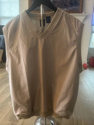 Chaleco de golf Jantzen forrado con cuello en V y bolsillos grande para hombre  Foto 1 de 4