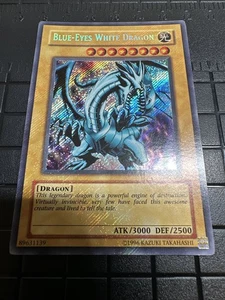 Yu-Gi-Oh Blue-Eyes White Dragon BPT-009 Collector's Tin “Crazy Heavy Holo Bleed” - Picture 1 of 16