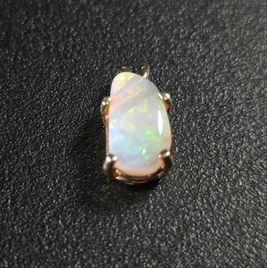 Colgante de ópalo natural de oro amarillo de 14k - Imagen 1 de 7