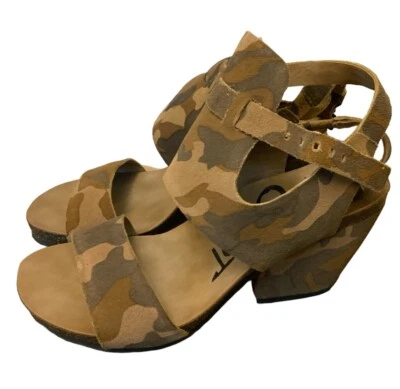 ¡NUEVO! ¡NUEVO EN CAJA! Sandalia OTBT Camuflada Gamuza LEE Tobillo Puño Tacón Grueso Gladiadores Talla 7.5 Foto 1 de 4