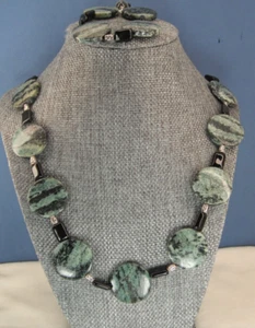 Natural Green w/Black Jasper Bead Necklace Stretch Bracelet Set Black Obsidian - Picture 1 of 9