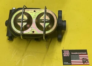 jeep brake master cylinder - Picture 1 of 3