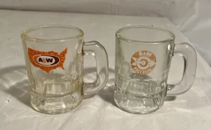 2 tazas vintage de vidrio de cerveza de raíz A & W mini (3,25") logotipo de mapa de EE. UU. y logotipo de Bullseye - Imagen 1 de 13