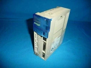 Omron R7D-AP01L R7DAP01L Servo Drive 0V-230V 3PH 0.89A 30 Days Warranty - Picture 1 of 8