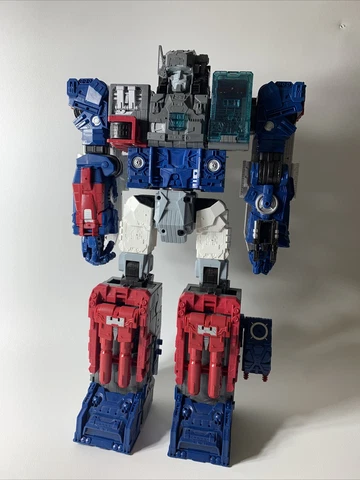 TRANSFORMERS GENERATIONS TITANS RETURN FORTRESS MAXIMUS 95% Complete Cover
