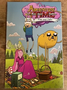 ADVENTURE TIME WITH FINN AND JAKE #9 C (2012) LIMITED 1:15 VARIANT KABOOM - Foto 1 di 4