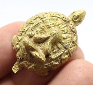 TURTLE THAI MINI AMULET PIDTA CLOSE EYE BUDDHA ARJARN PLIEN BLESSED LUCKY CHARM - Picture 1 of 13