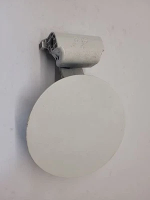 Белая дверь топливного бака 2011 2012 2013 2014 2015 KIA Sportage - Изображение 1 из 4