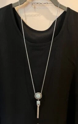 Collar Lucky Brand Doble Cara Turquesa y Piedra Opalescente con Dije de Trébol Foto 1 de 4