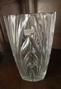 MIKASA CRYSTAL Cathedral Triangle Vase With Box 10 1/4” Tall Wy178/626 Japan - Picture 1 of 12