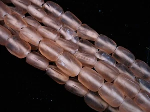 Glass Beads Frosted Salmon Pink Twisted Rectangles 30cm Strand - Foto 1 di 1