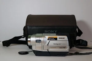 Sony CCD-TRV218E Hi8 Tape Digital Video Camera HANDYCAM - Picture 1 of 15