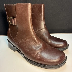 Clarks Damen 7M Braun Leder Reißverschluss Riemen Absatz Stiefelette. 30833 - Bild 1 von 10
