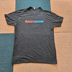 The Daily Show Adult T-Shirt Comedy Central Jon Stewart Noah Large Gray X8d - Picture 1 of 9
