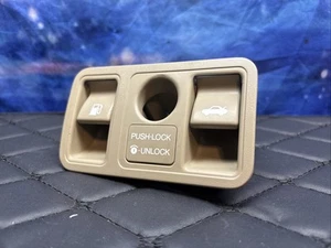 1998-2005 Lexus GS300 GS400 GS430 Tan Trunk Gas Switch Assembly Trim Panel - Picture 1 of 8