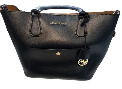 Bolso de Hombro Michael Kors Para Mujer Negro Tono Dorado Logo Bolsillo Frontal y Dije Foto 1 de 4