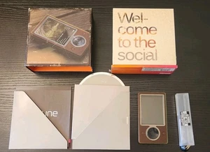Microsoft Zune Original 30GB A1091 MP3 Player Tested Complete Working Box - Picture 1 of 17