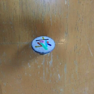 Abstract Artist Pin - Picture 1 of 2