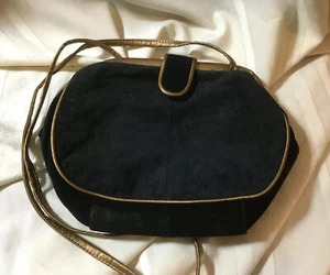 Vintage schwarz und gold Wildleder Handtasche 10" breit. Magnetverschluss. Wildleder Gold Leder. - Bild 1 von 10
