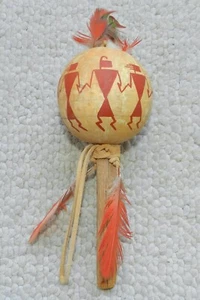 Rare Early c.1940 Hopi Gourd Rattle w/ Parrot Trade Feathers - Picture 1 of 17