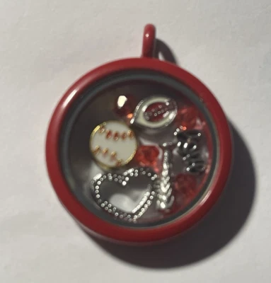 Cincinnati Reds MLB Memory Charm Locket w/ 22 IN chain NEW - Image 1 of 3
