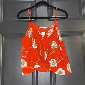 Lush Stitchfix Devon Knot Front Top Size Medium NWT Red Floral Crop Tank - Picture 1 of 6