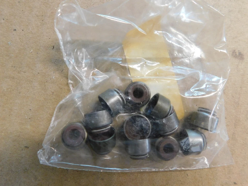 Detroit 10296 Intake Valve Stem Seals Set For 1989-95 Ford Taurus SHO 182 CID V6 - Image 1 of 1