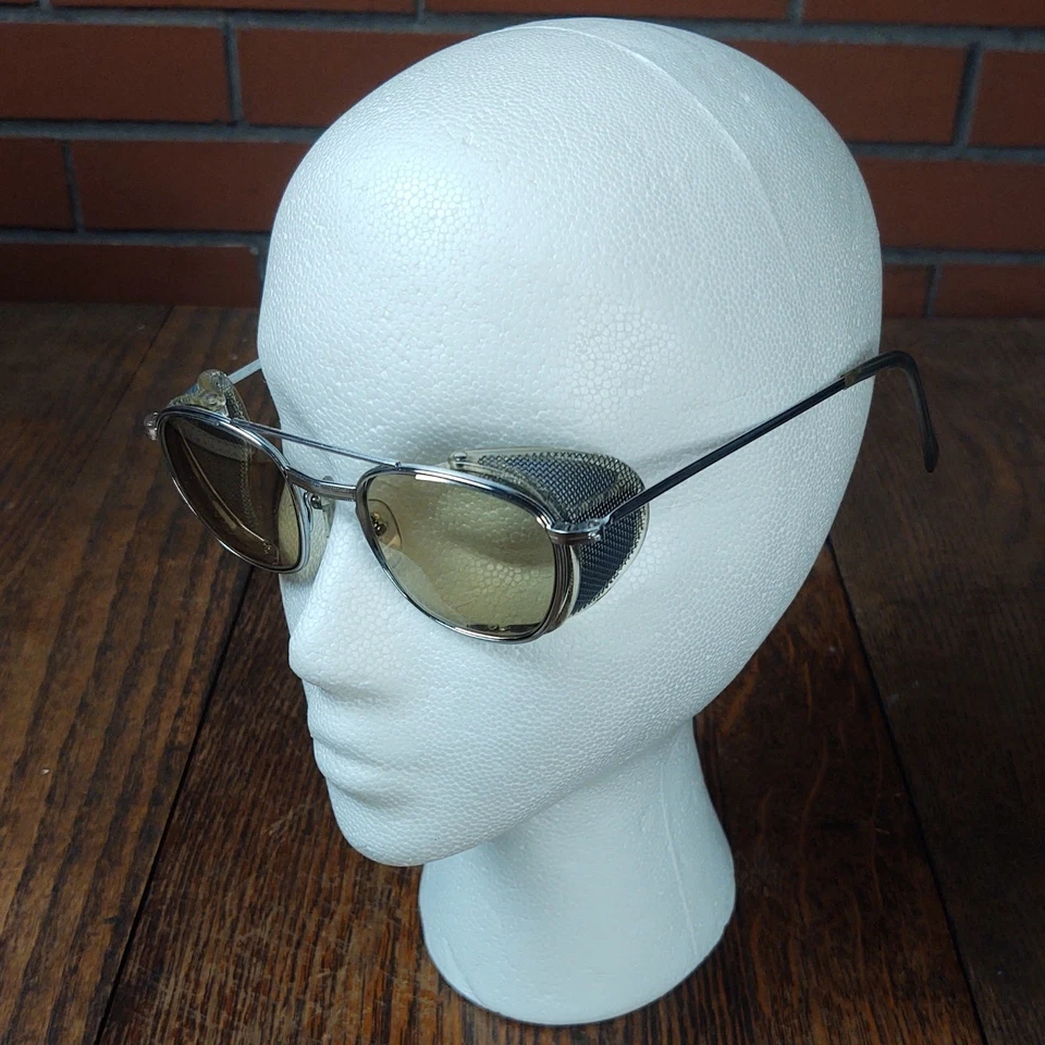 Óculos de segurança vintage anos 50 AO malha escudo lateral Z87 6 1/4 lentes amarelas steampunk  - Imagem 1 de 4