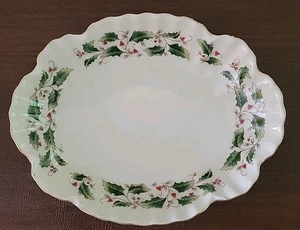 Vintage Caldors Porcelain Ware Fine China Bon Bon/Candy Dish Holly Berry EUC - Picture 1 of 11