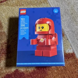 (40767) Lego Exclusivo GWP: Bebé Astronauta a Escalada - Figura Espacial Nueva y Sellada - Imagen 1 de 6