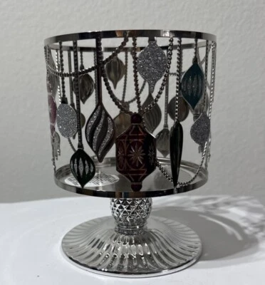 Bath & Body Works Ornamento Invierno Pedestal 3 Mechas Candelabro Manga con Etiquetas Foto 1 de 4