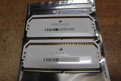 CORSAIR Dominator RGB 16GB 2x8GB DDR4 3200MHz C16 CMT16GX4M2C3200C16W Memory RAM - Image 1 of 3