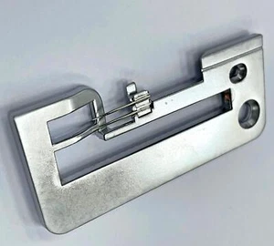 Needle Plate #XB1555001 for Brother 3034D, 4234D, 4234DT, 5234PRW, etc. Conditio - Foto 1 di 2