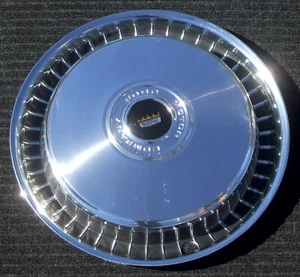 One Genuine 1975 Ford Econoline Van E-150 Club Wagon 15" Hubcap Wheel Cover OEM - Picture 1 of 15