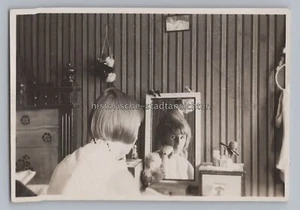 Frau im Spiegel 1929 - Altes Foto 1920er - Picture 1 of 2