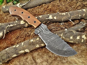 Cuchillo rastreador largo de 10", hoja de acero Damasco, escala de madera de nogal, funda de cuero - Imagen 1 de 9