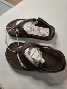 NWT Children's Place Brown Faux Leather Flip Flop Sandals Toddler Boy Size 10-11 - Picture 1 of 9