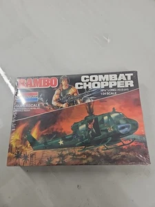 Monogram Rambo Combat Chopper Helicopter 1/24 Scale Model Kit 1985 Sealed - Bild 1 von 9