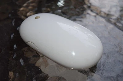 Apple Mighty Mouse - Model: A1197 - Bluetooth Wireless Mouse -Tested/Works - Image 1 of 2