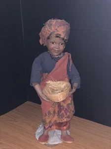 NALO Afrikanische Elfenbeinküste Porzellan Puppe 1996 von Marlena Nielsen Danbury Neuwertig - Bild 1 von 13