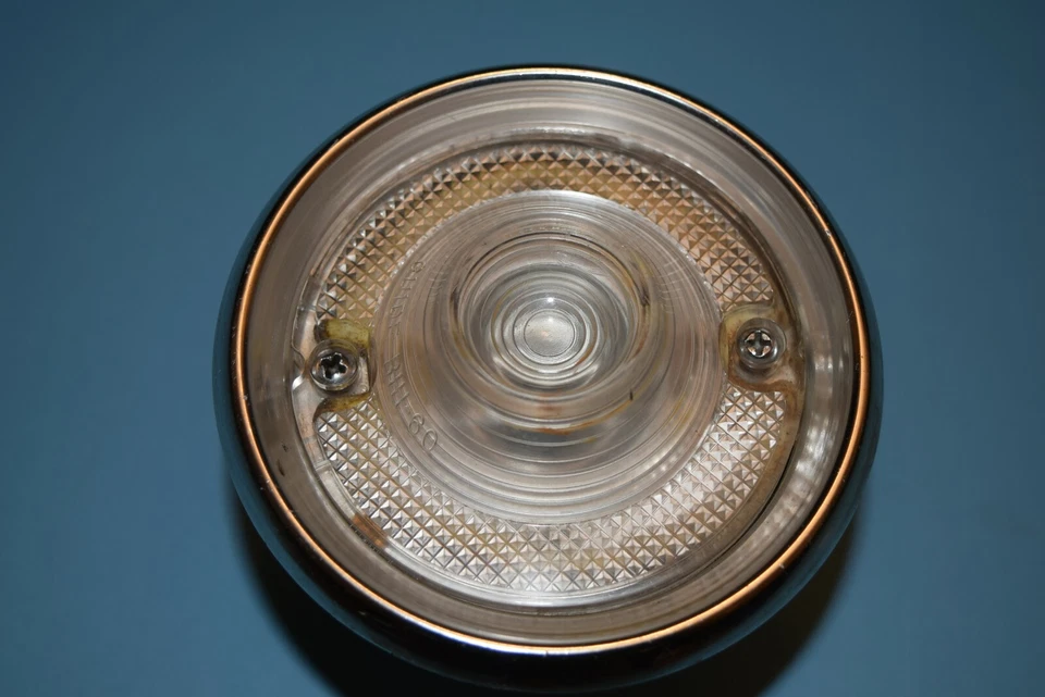 Chevrolet Chevy Corvair 1960 fabricante de equipos originales luz trasera lente y guía de carcasa BIH-60 Foto 1 de 4