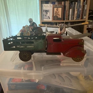 VINTAGE 1940’s WYANDOTTE PRESSED STEEL Stake Bed TRUCK - Picture 1 of 6