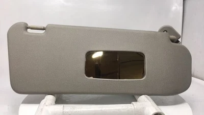 Visor solar direito Chevrolet Aveo passageiro 2005-2011 cinza claro W146f - Imagem 1 de 4