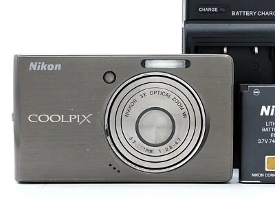 Nikon COOLPIX S500 Sliver 7.1MP 3x Zoom Compact Digital Camera from Japan - Image 1 of 4
