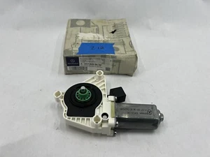 2010-2020 MERCEDES FRONT WINDOW MOTOR E SL SLK CLS CLA CLASS OEM A 207 820 06 42 - Picture 1 of 4