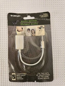 E-Circuit AUDIO SPLITTER. Turns 1- 3.5 mm Audio Jack Into 2. NEW. Works w/ Ipod+ - Picture 1 of 1