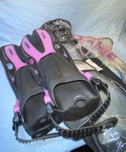 HEAD Marlin Pink Adult SMALL Diving Set - Fins Mask Snorkel In Packaging - Picture 1 of 18