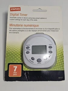 Staples 7 Tage programmierbare digitale Zeitschaltuhr, Einzelsteckdose, weiß, neu! - Bild 1 von 2