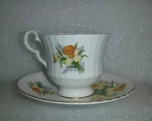Vintage Royal Windsor Tea Cup Set Bone China Made in England "Daffodil" - Picture 1 of 9